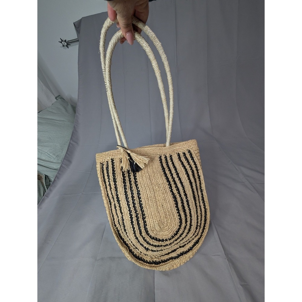 BTB Los Angeles Shoulder Tote Natural Raffia Weaved Bag Made in Madagascar NWT